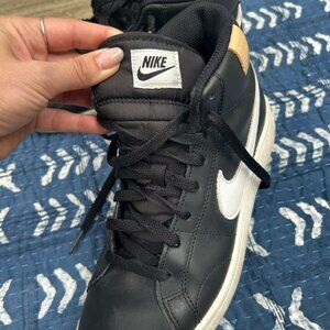Nike Women's Court Royale 2 Mid Black leather Sneakers size 7